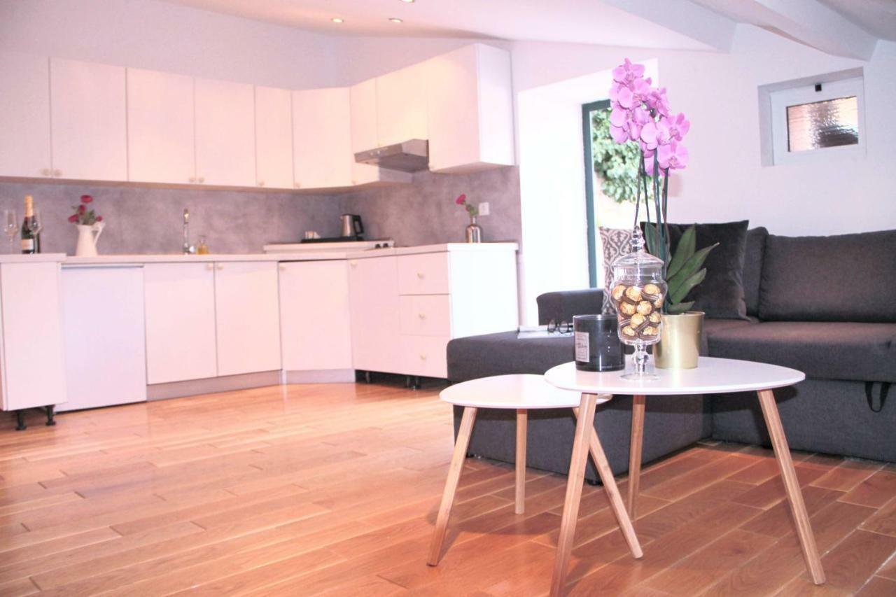 Alberto Apartment *
